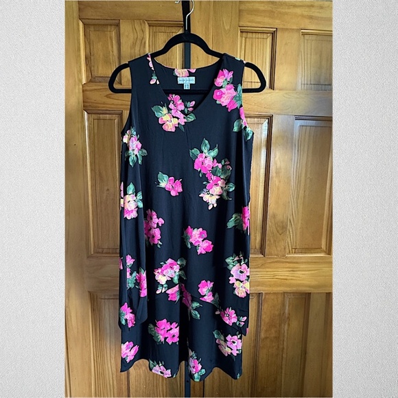 Susan Graver XXS sleeveless dress black floral with tiers - super cute - Picture 3 of 3